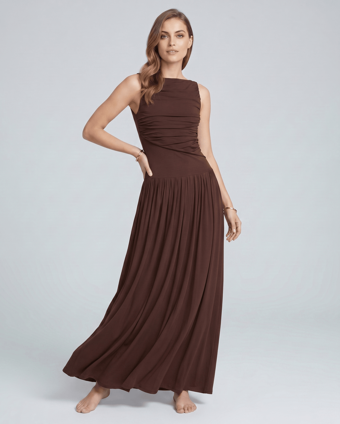 Vestido maxi Aurea de noche, con escote barco fruncido. Muy sofisticado y cómodo.