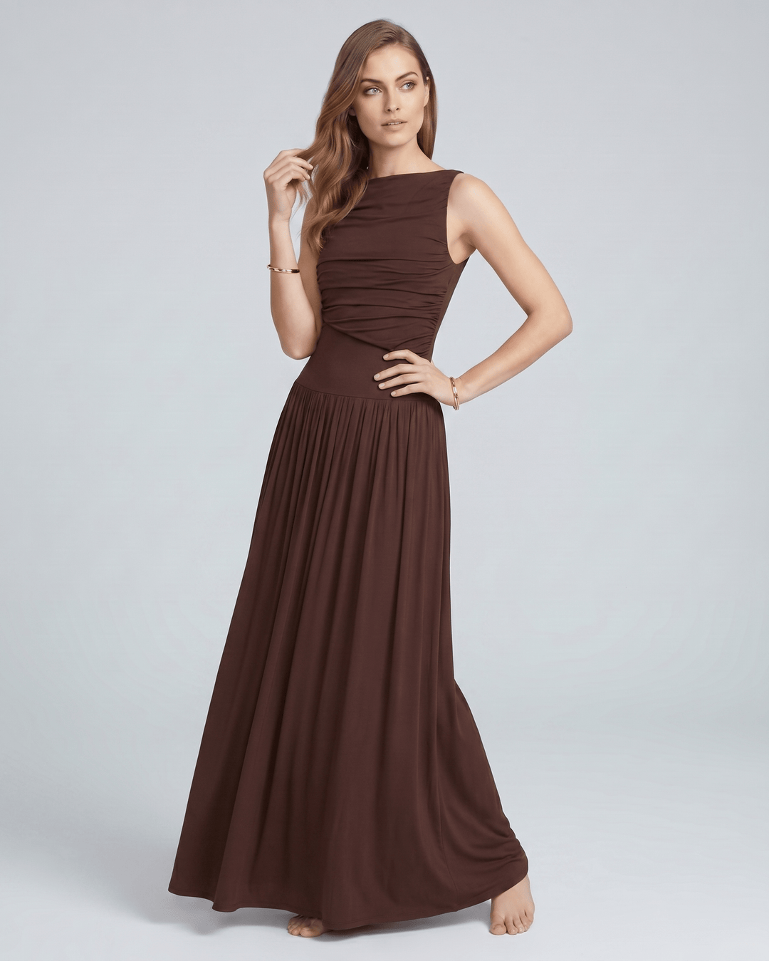 Vestido maxi Aurea elegante, sin mangas. Perfecto como invitada de boda, estilo fluido.