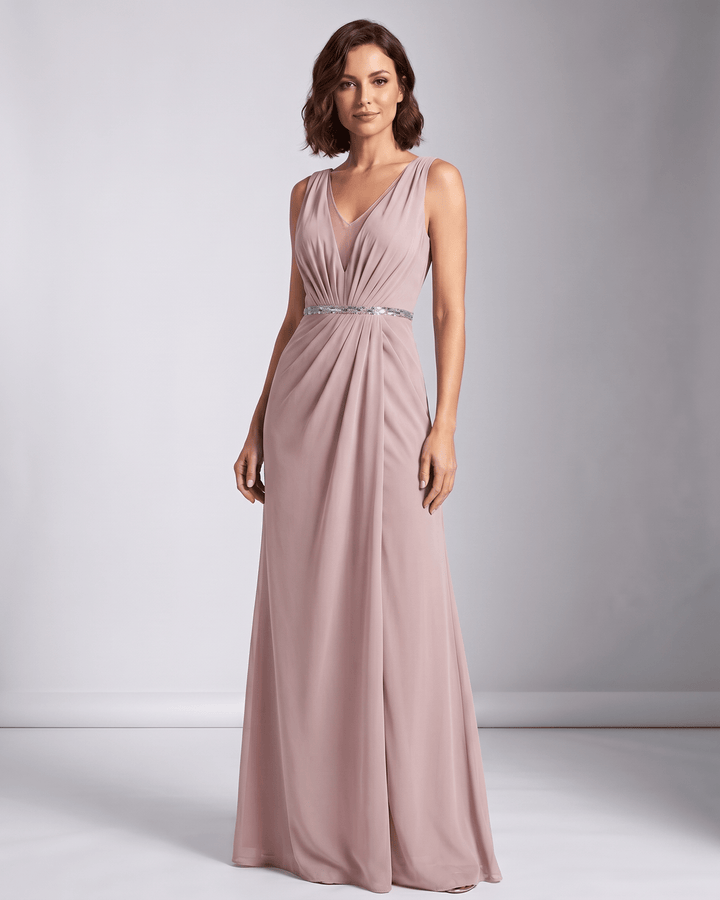 Vestido largo Elara de mujer, elegancia fluida, escote V, sin mangas, ideal para bodas y fiestas elegantes.