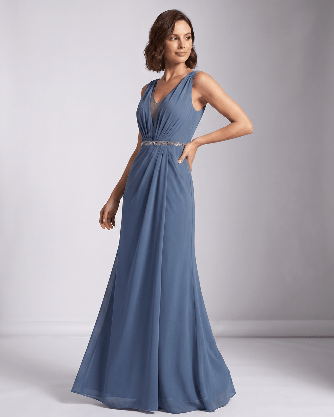 Vestido maxi fluido y cómodo para mujer, estilo elegante, ideal para invitadas de boda o fiestas.