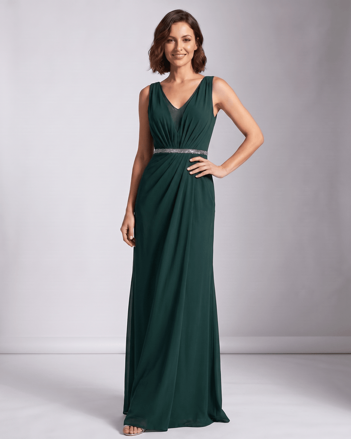 Ropa mujer: vestido maxi elegante para evento especial, escote V, sin mangas, estilo fluido y formal.