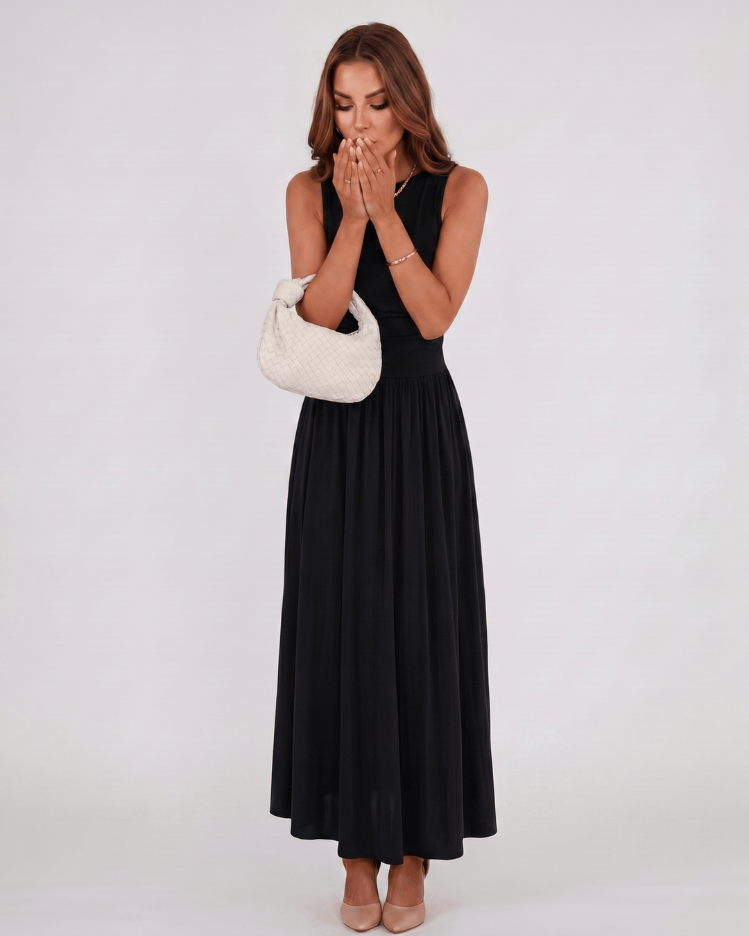 Vestido casual de verano Aurelia, sin mangas y largo, cómodo para disfrutar del buen tiempo.