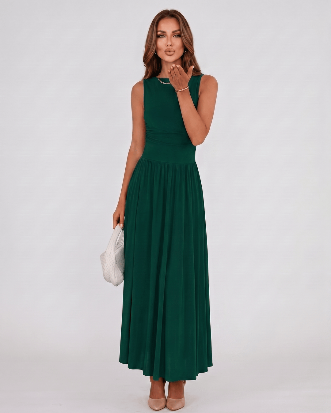 Vestido de mujer Aurelia sin mangas, perfecto para vestir elegante o casual, longitud maxi.