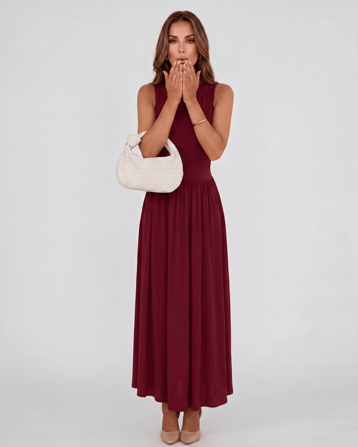 Vestido de noche Aurelia sin mangas, corte maxi, un estilo elegante para cualquier evento especial.