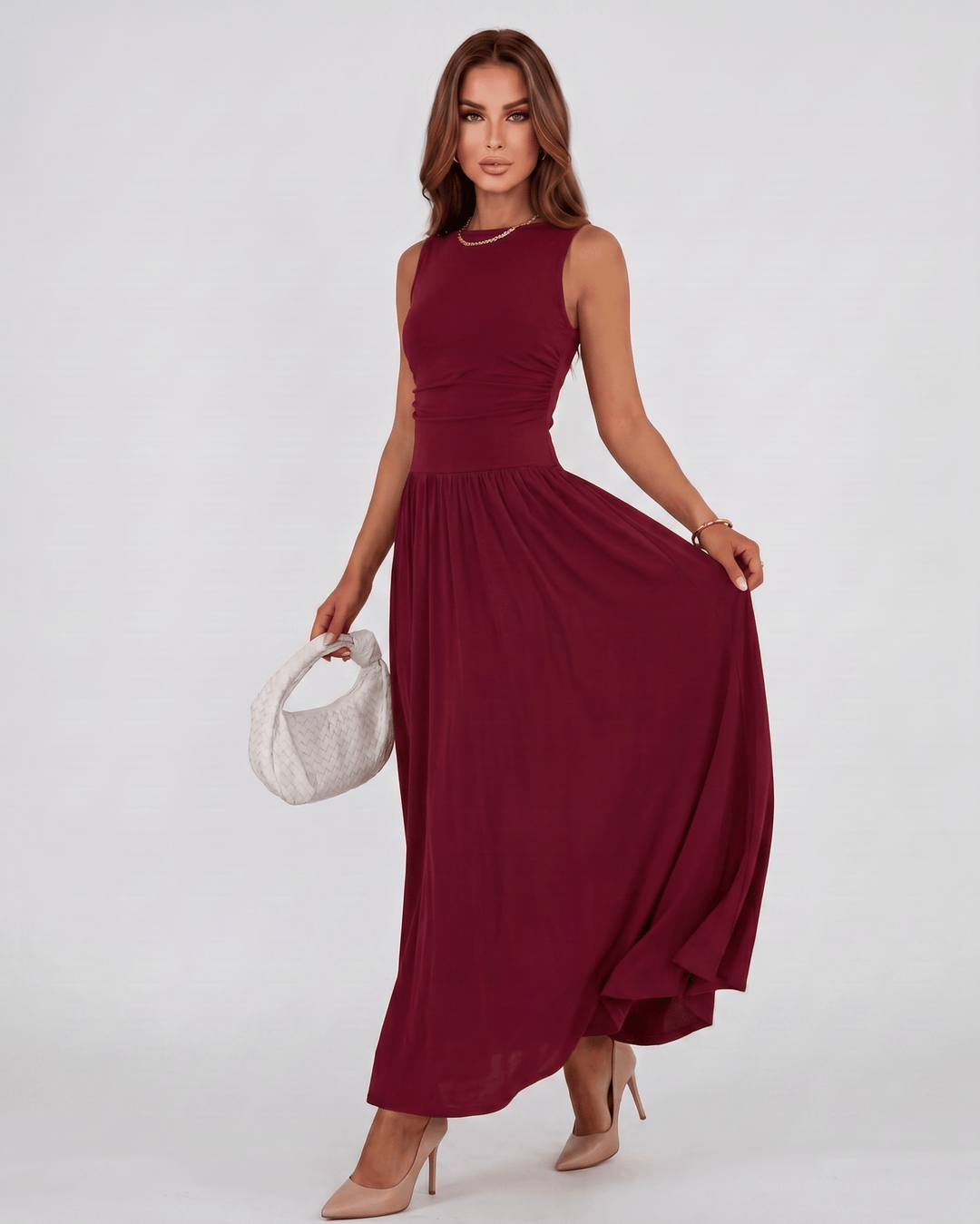 Vestido maxi Aurelia para mujer, cuello redondo, silueta estilizada, perfecto para ropa elegante.