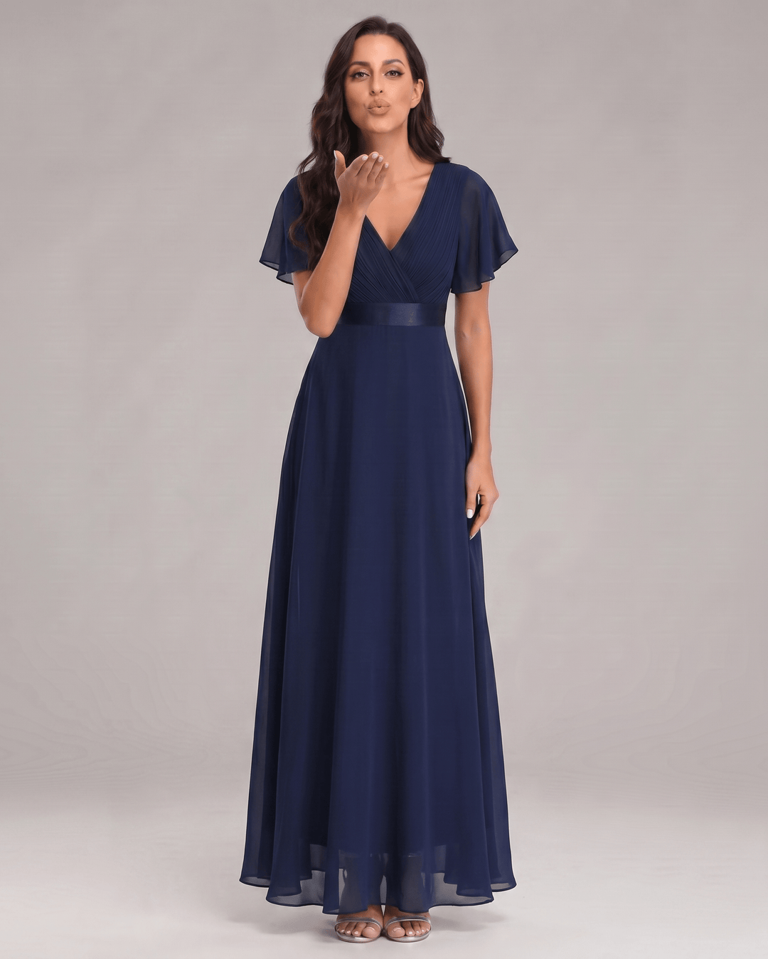 Vestido de cóctel maxi, elegante, escote V, ideal para mujeres en verano.