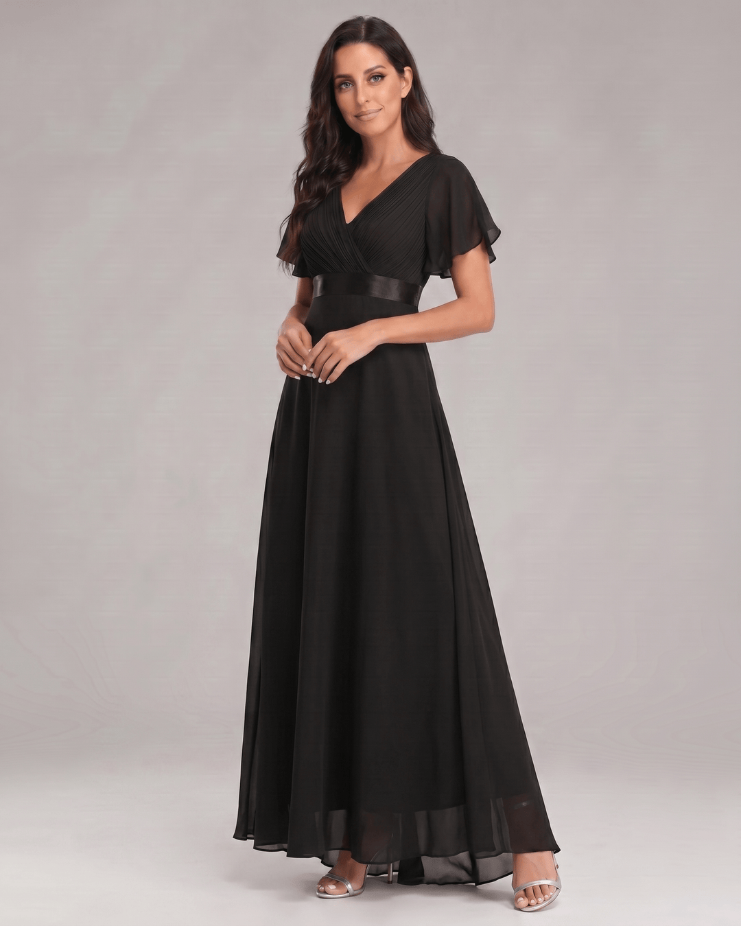 Vestido de fiesta para mujer, maxi, con escote V y diseño fluido.