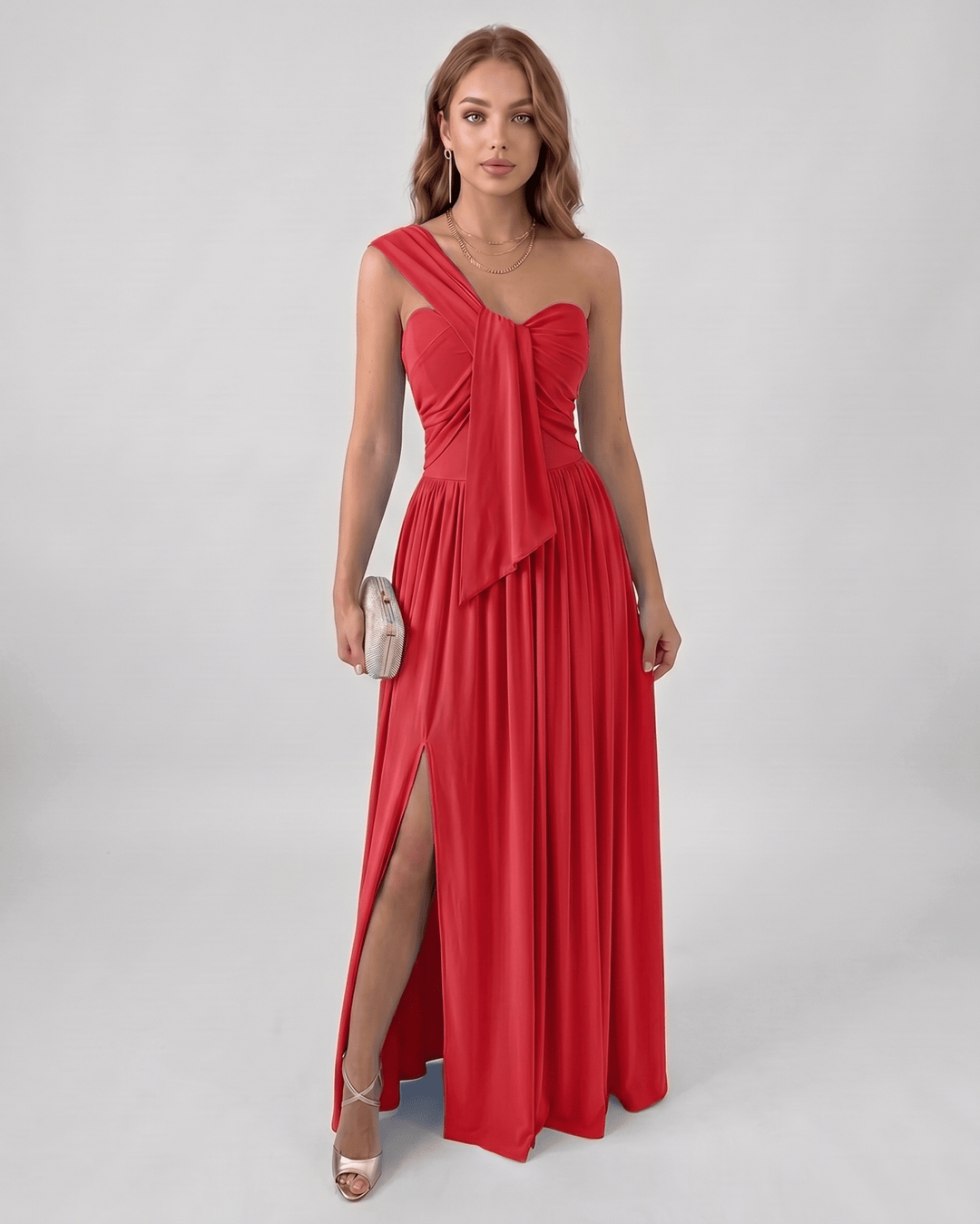 Vestido maxi asimétrico de un hombro para mujer, ideal para fiesta o noche. Elegancia fluida.