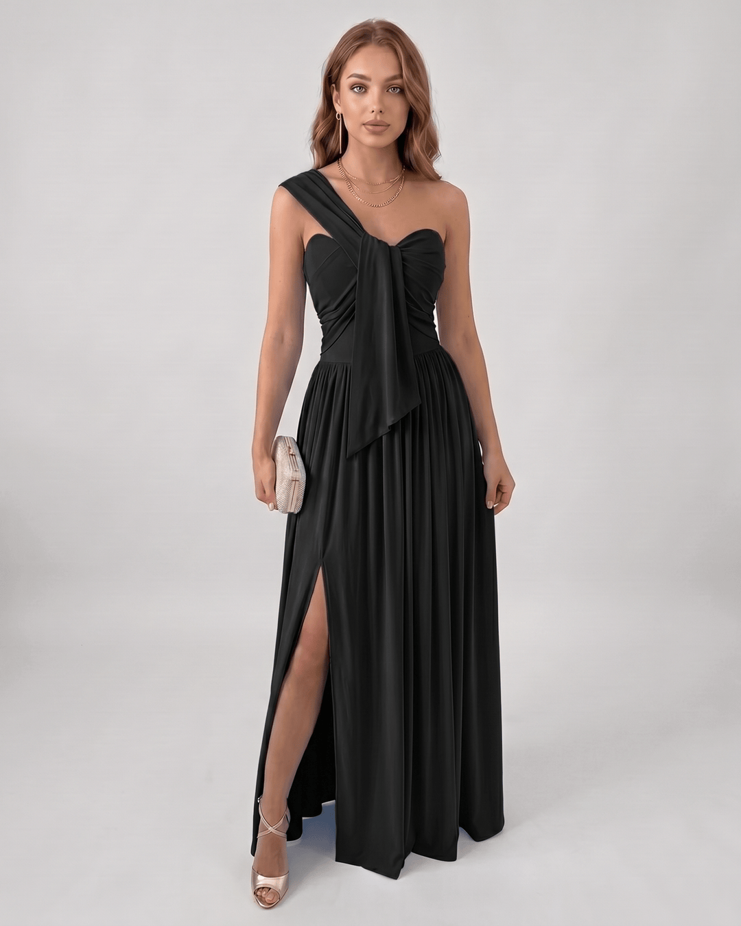 Vestido de noche formal, maxi y de un hombro, con caída fluida, sofisticación.