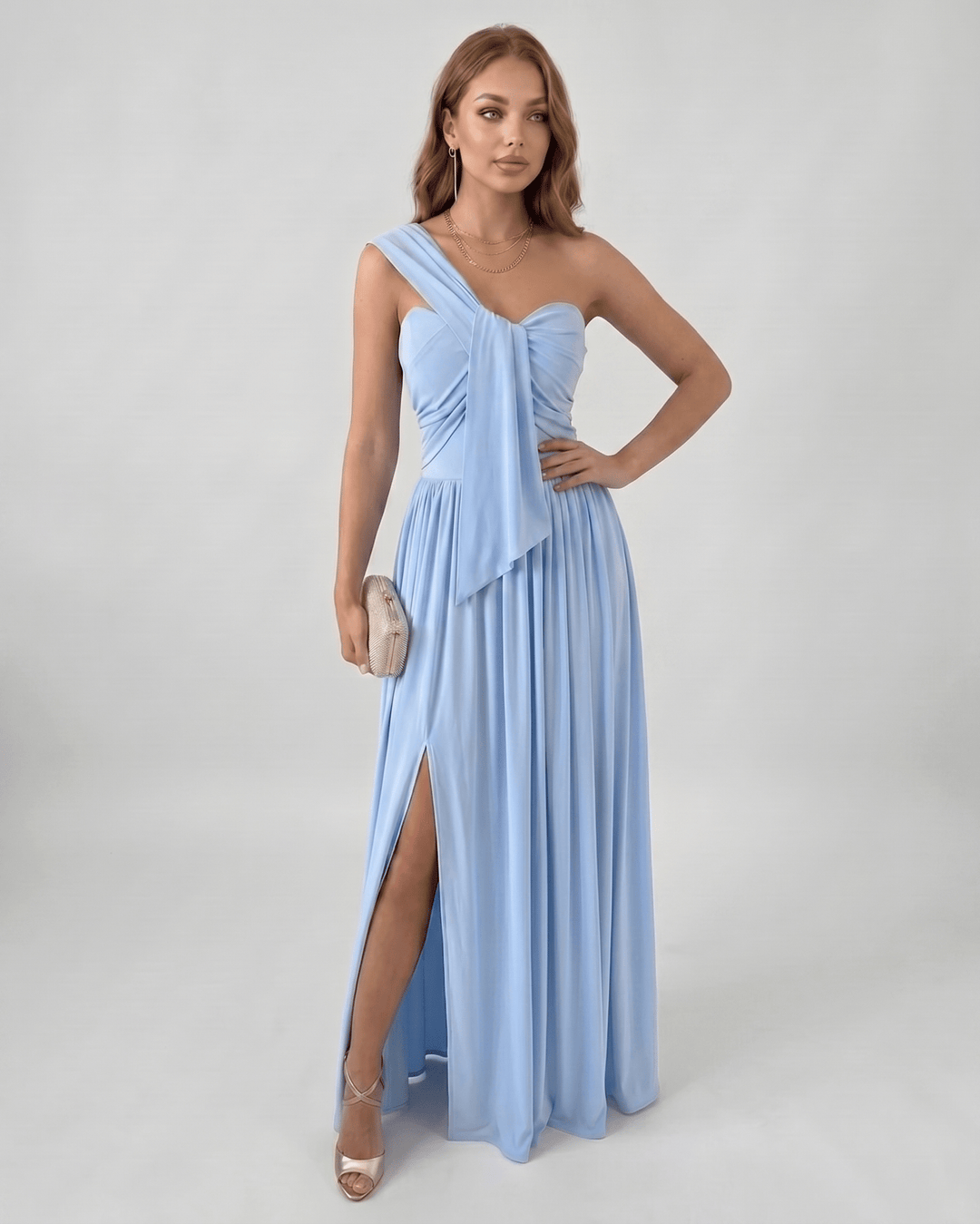 Vestido de noche largo con diseño de un hombro, elegancia asimétrica para moda mujer.