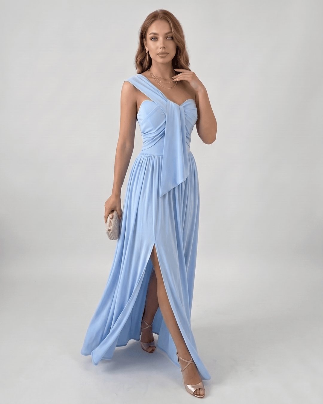 Moda mujer: vestido maxi de un hombro, diseño fluido, perfecto para eventos elegantes.