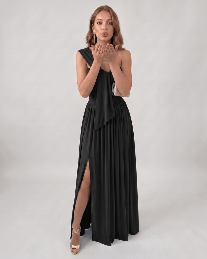Vestido de un hombro fluido, diseño maxi, perfecto como vestido de fiesta o noche.