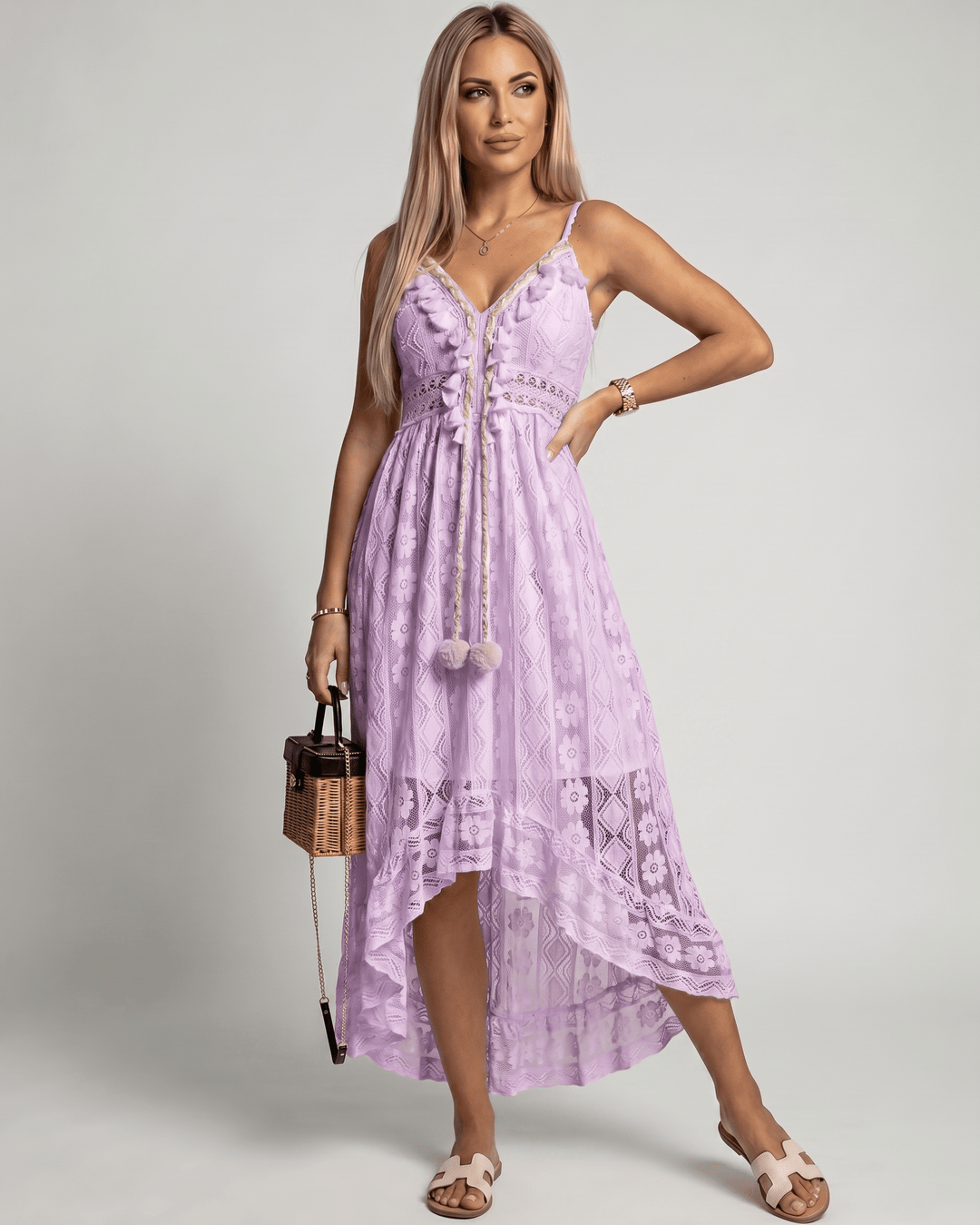 Vestido maxi Solmira, estilo fluido y escote en V. Versátil para fiesta, playa o look de día. Moda femenina.