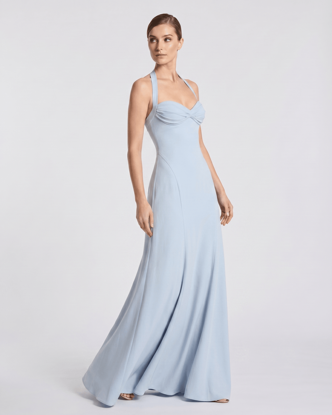 Vestido largo fluido de verano para mujer, con escote corazón y tirantes halter elegantes.