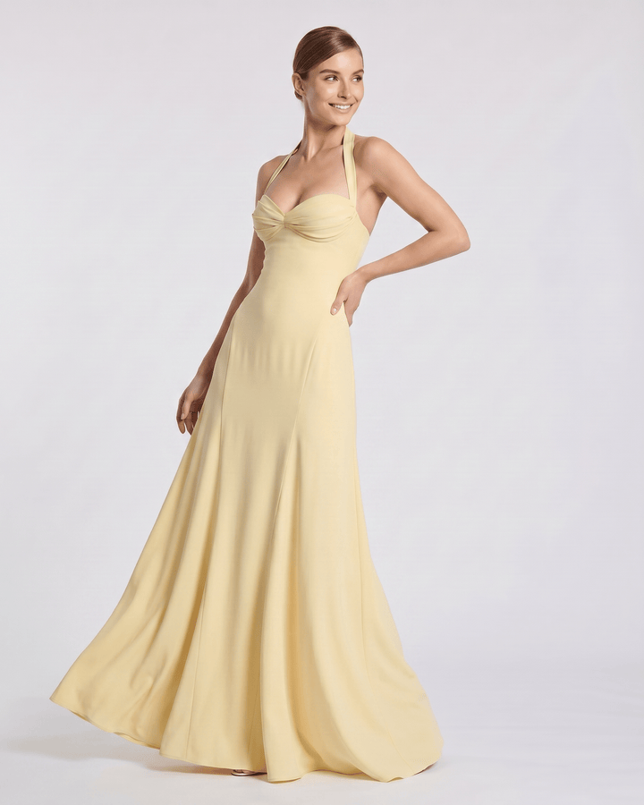 Vestido maxi fluido de fiesta para mujer, con escote corazón y tirantes halter, muy elegante.