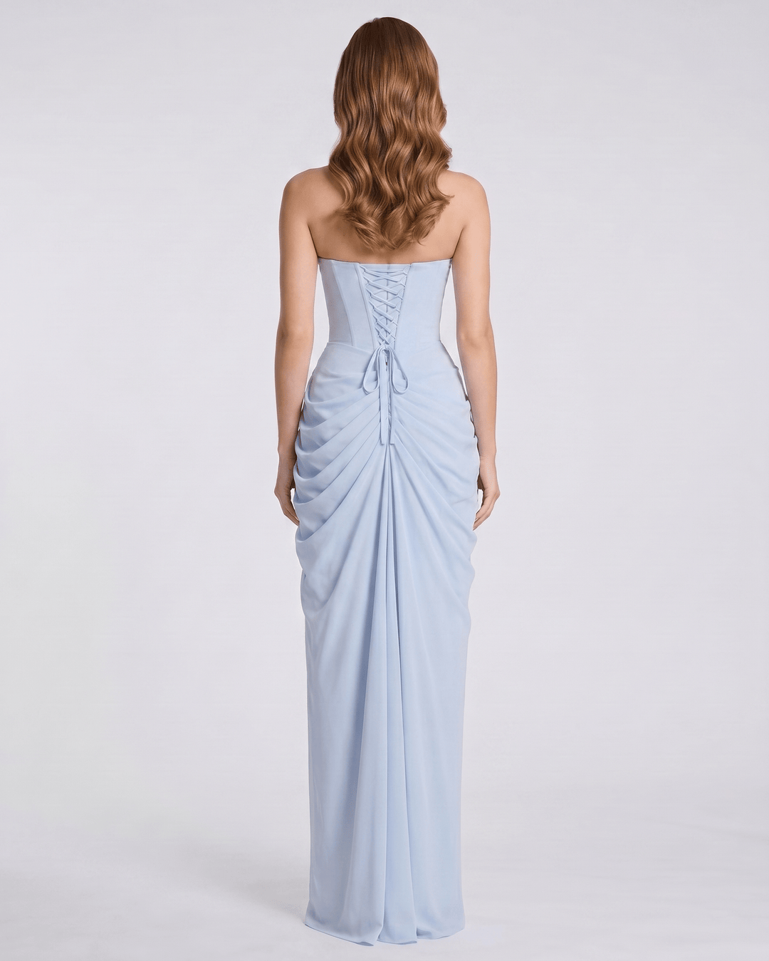 Vestido formal de mujer, sin tirantes, corte maxi, perfecto para eventos de noche.