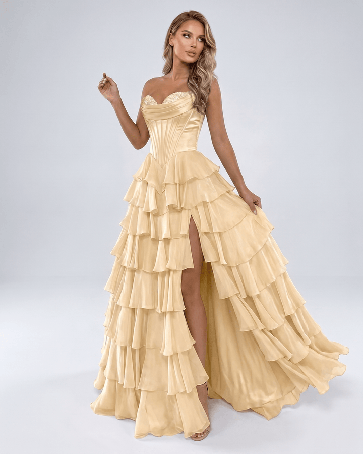 Vestido formal, escote corazón y sin tirantes. Elegante maxi para mujer en graduaciones.