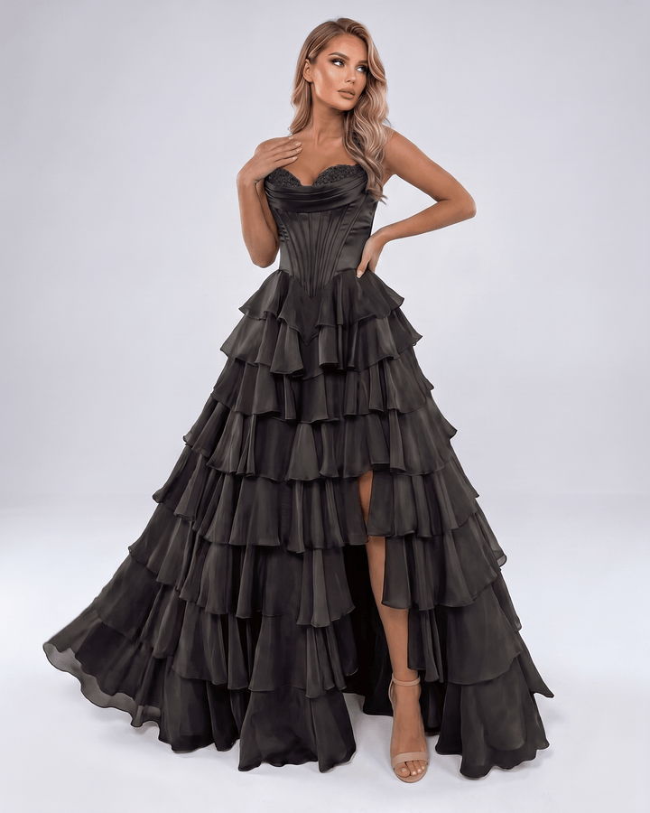 Vestido de noche formal para mujer, escote corazón. Silueta A-line, con volantes.