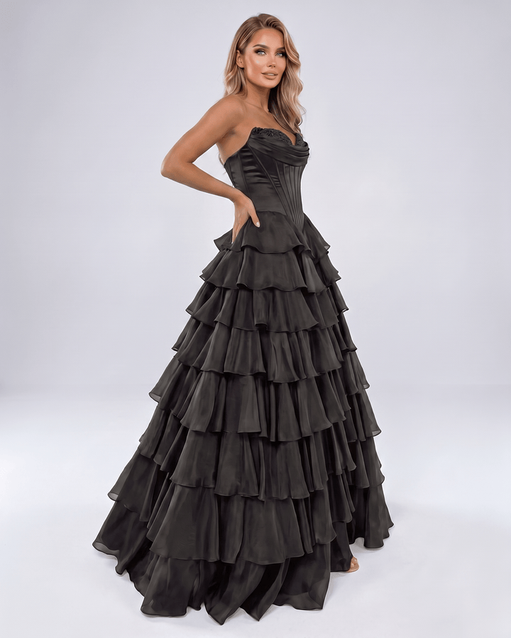 Vestido maxi de mujer, elegante con escote corazón. Volantes y silueta A-line, para noche.