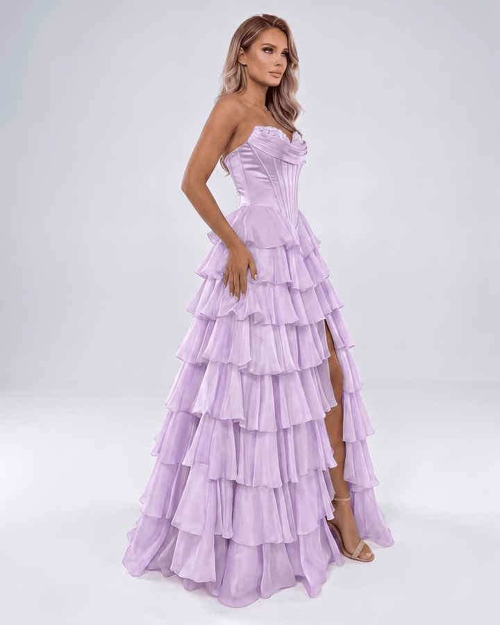 Vestido maxi con escote corazón, elegante para mujer. Sin tirantes, perfecto para bodas.