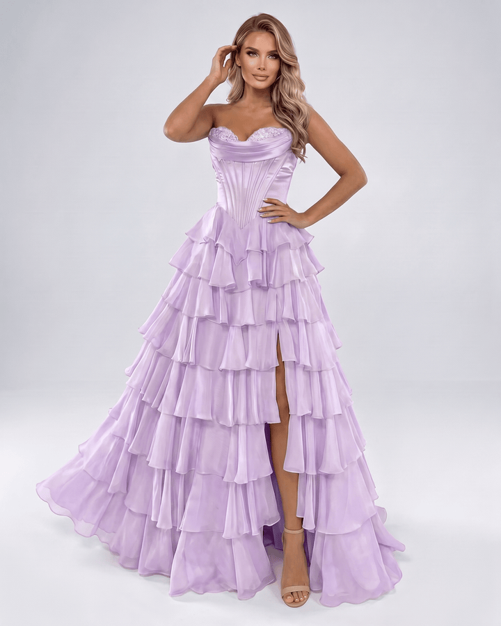 Elegante vestido de noche, escote corazón. Maxi y sin tirantes para fiesta o graduación.