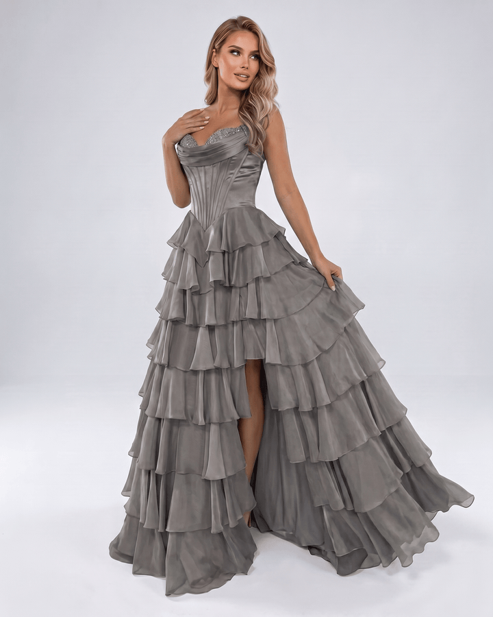 Elegante maxi vestido para mujer, escote corazón. Con volantes, ideal para fiesta de noche.