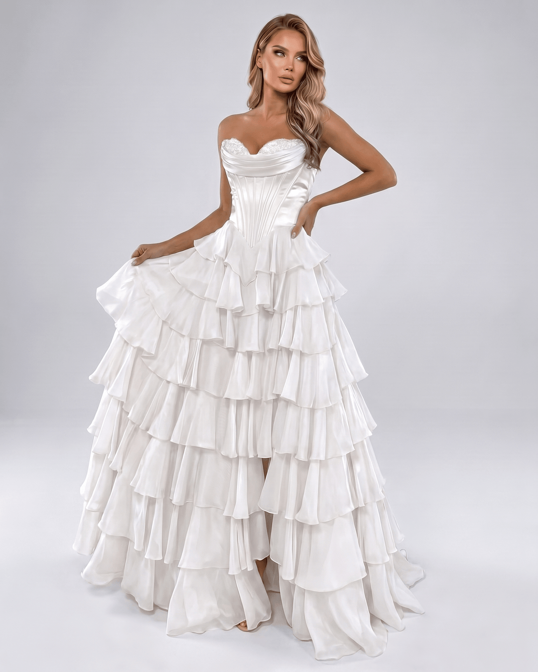 Maxi vestido sin tirantes, escote corazón. Para mujer, con volantes, ideal para gala.