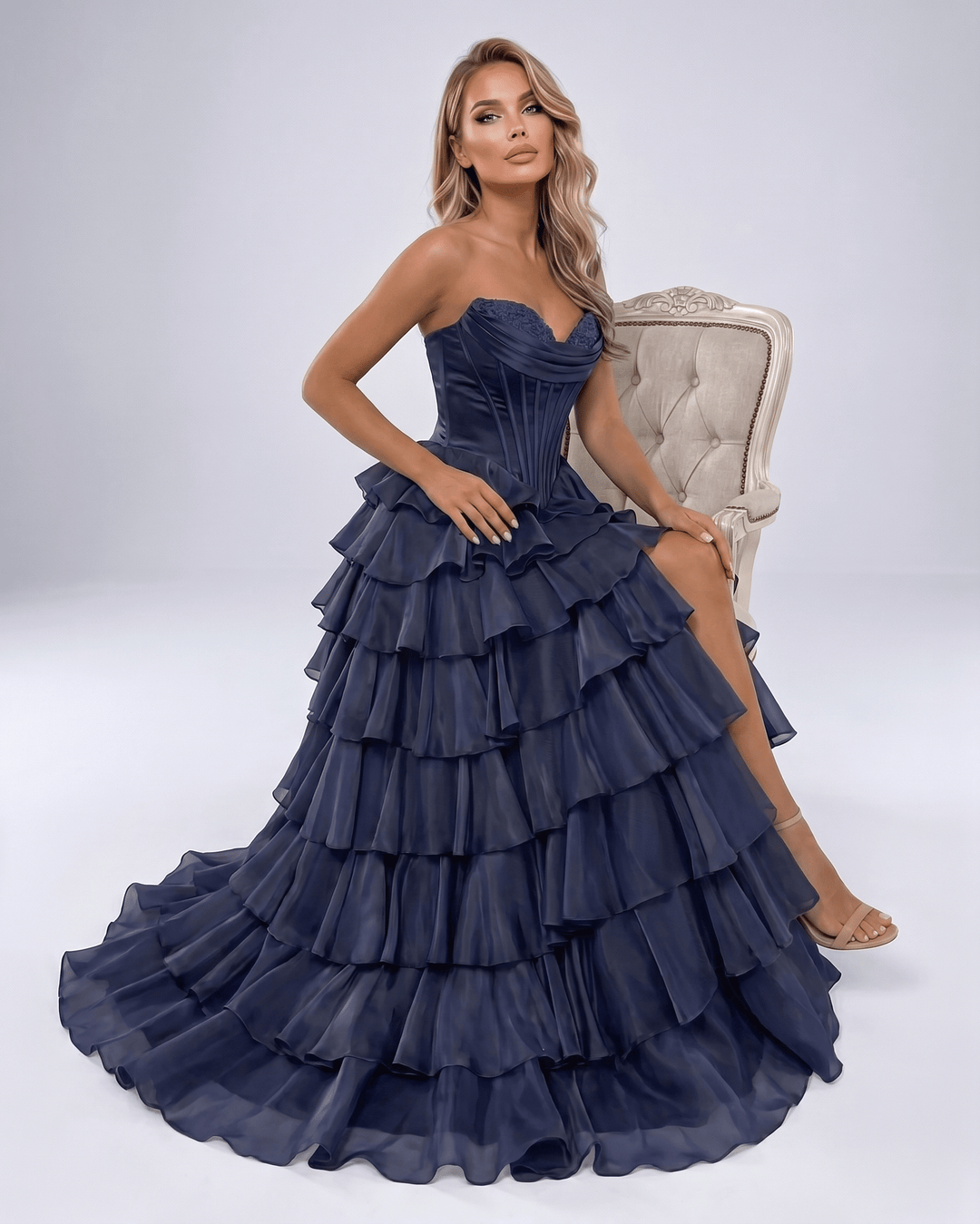 Vestido de boda maxi para mujer, escote corazón. Formal, sin tirantes, silueta A-line.
