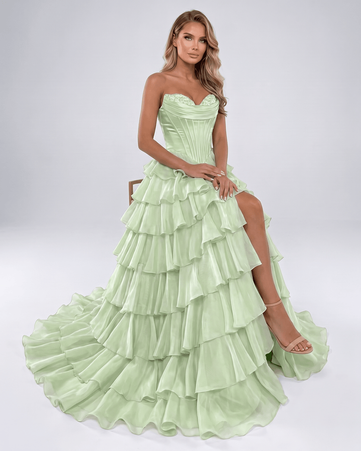 Elegante vestido maxi, escote corazón, mujer. Sin tirantes, volantes, para graduación.