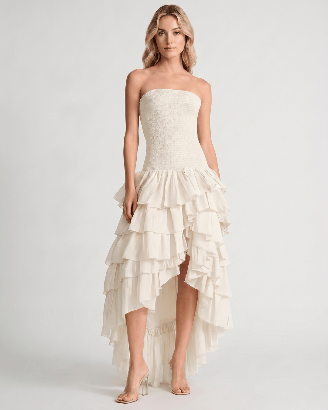 Vestido maxi elegante de mujer sin mangas, ideal para fiesta o cóctel de verano.