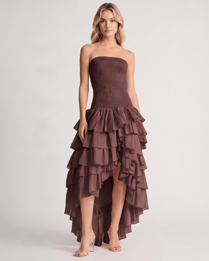 Vestido fluido de verano, corte maxi y dobladillo asimétrico, para un look sofisticado.