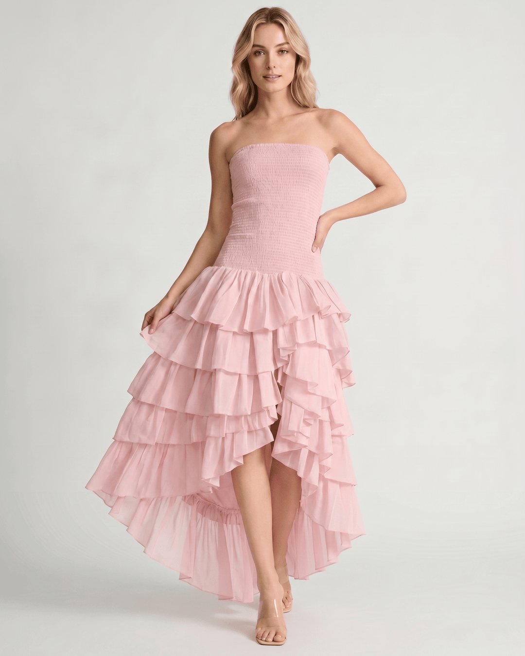 Maxi vestido fluido de invitada, dobladillo asimétrico, perfecto para clima cálido.