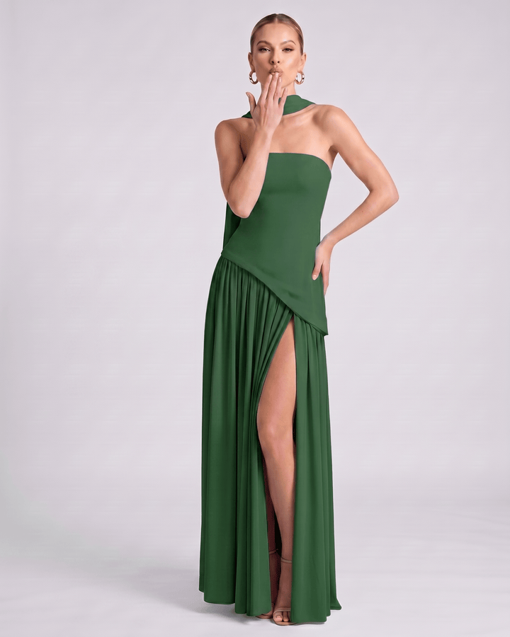 Vestido formal Aureline para mujer, falda plisada y estilo halter, ideal para cenas especiales.