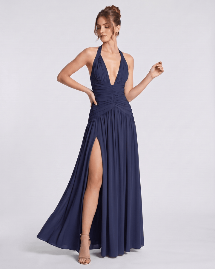 Vestido de boda maxi formal para mujer, con detalle fruncido, escote halter y elegancia.