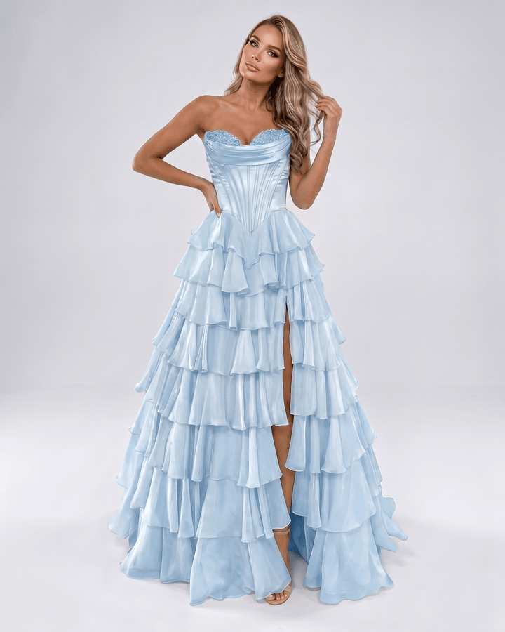 Silueta A-line en vestido de noche con volantes. Escote corazón, formal para mujer.