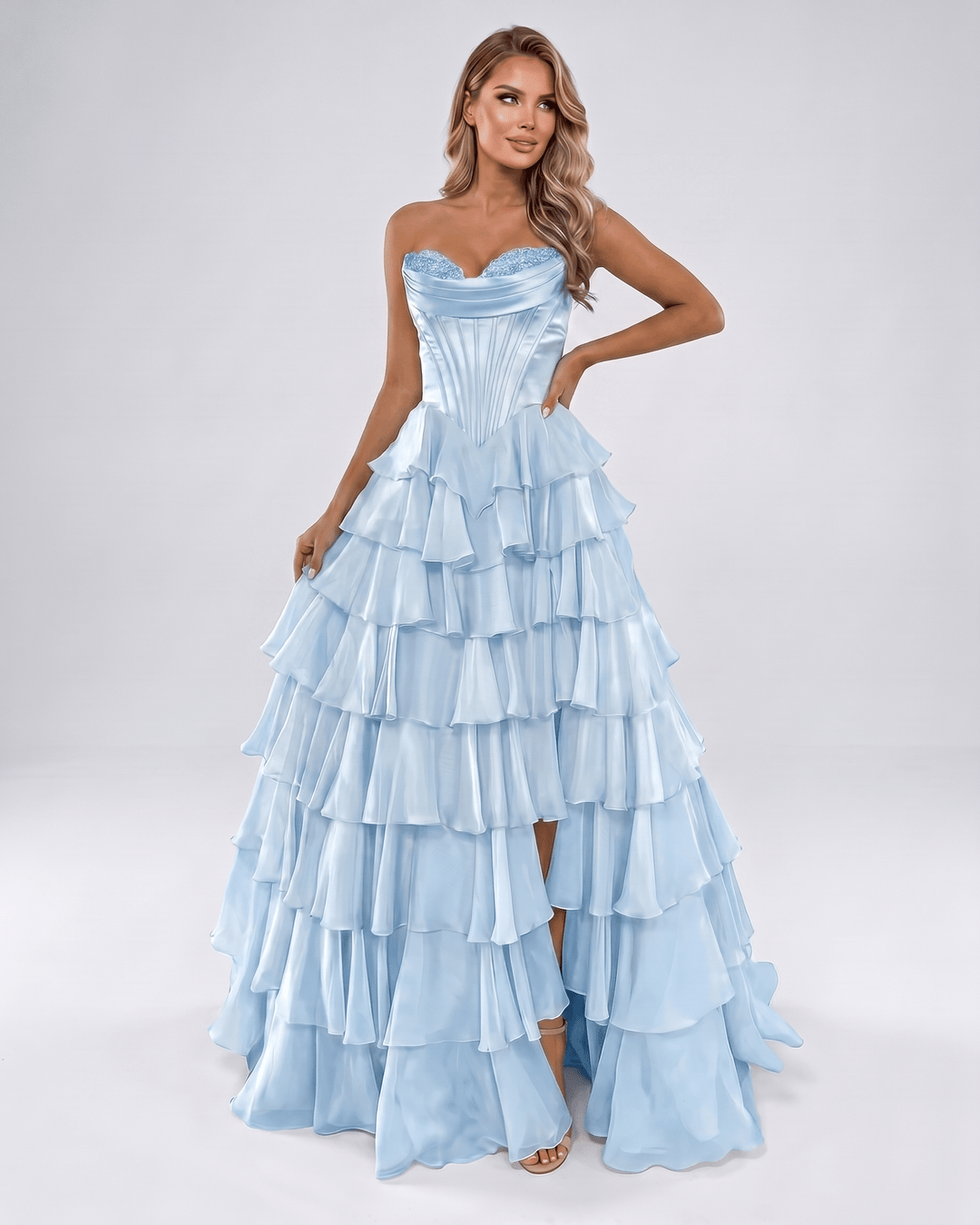 Vestido de mujer sin tirantes, escote corazón. Elegante maxi para noche, fiesta o boda.