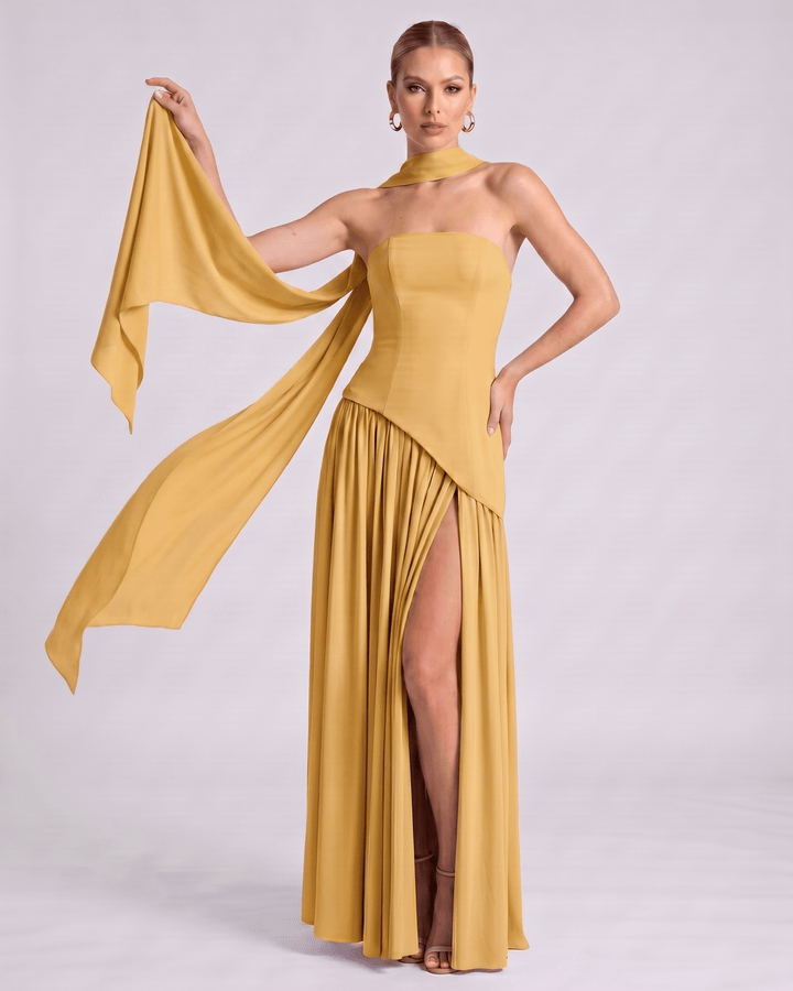 Vestido de graduación Aureline, sin mangas, falda plisada, estilo halter, elegante y moderno.