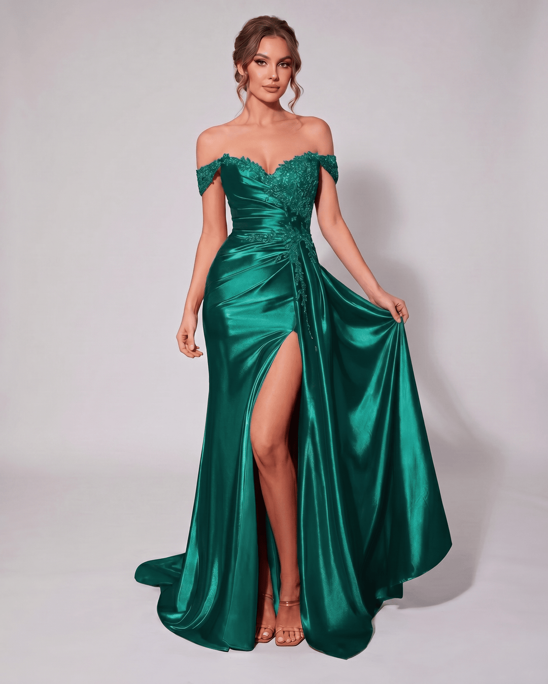 Precioso vestido maxi veloura plateado, escote corazón, silueta sirena. Fiesta formal.