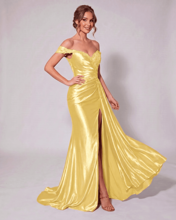Vestido de invitada de boda veloura rubí, escote corazón, sirena. Lujoso y vibrante.