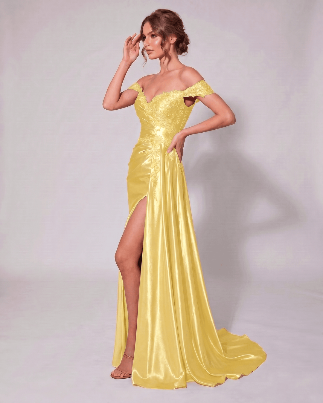 Vestido maxi veloura terracota, escote corazón, sin mangas, corte sirena.