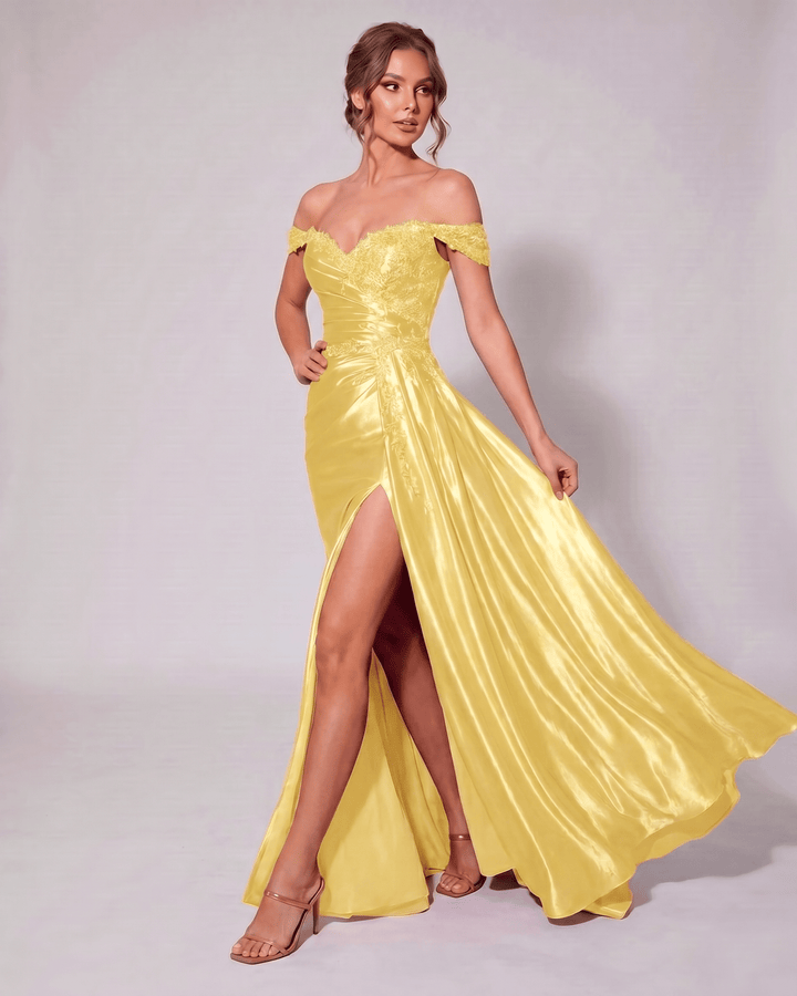 Vestido formal veloura púrpura, escote corazón, silueta sirena. Majestuoso y elegante.