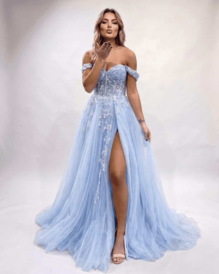 Maxi vestido elegante para mujer, escote corazón y abertura lateral. Para fiesta o graduación.