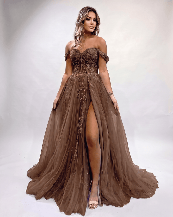 Vestido maxi elegante de graduación para mujer, escote corazón y abertura lateral.