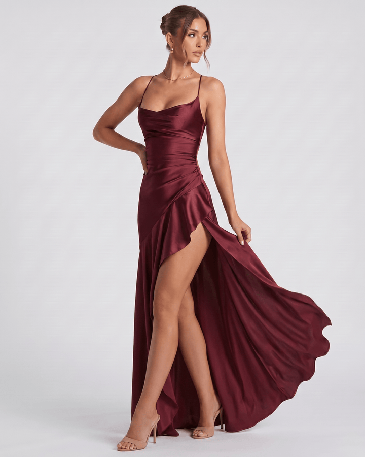 Vestido maxi de fiesta, cuello drapeado, para lucir en cualquier celebración.