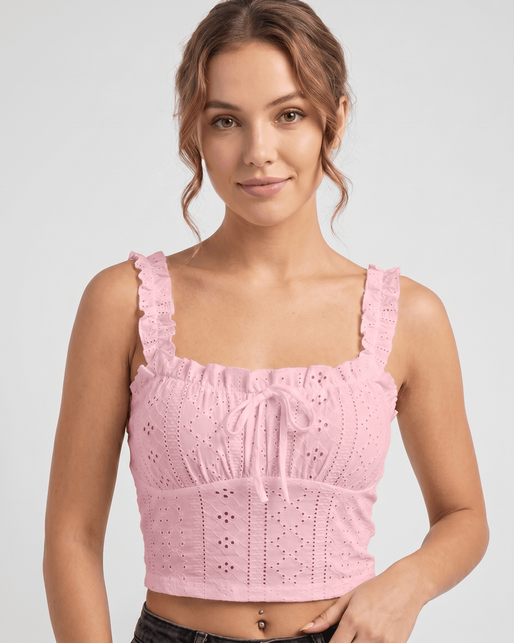 Moda verano mujer: Top Elowen bordado, escote cuadrado, volantes.