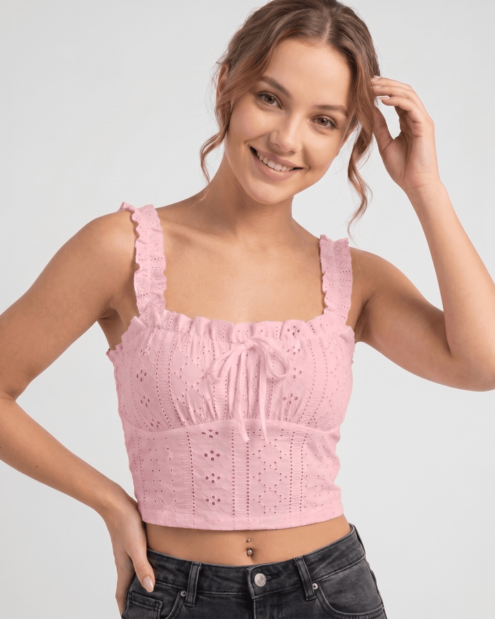 Blusa de moda Elowen con volantes, escote cuadrado y bordado.