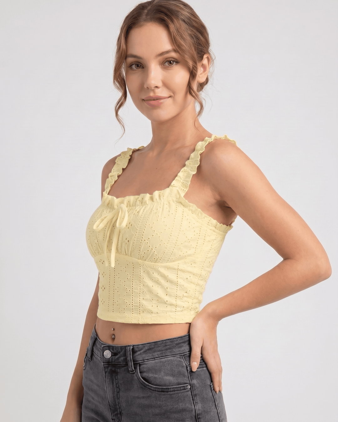 Blusa mujer Elowen, escote cuadrado, bordado floral, moda de verano.