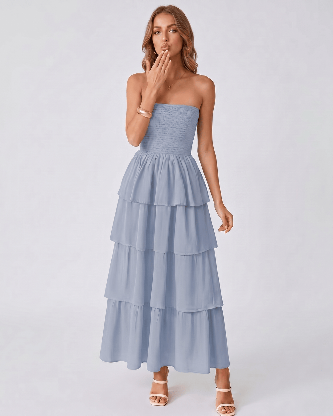 Vestido maxi Solenne, volantes y estilo sin tirantes. Femenino y elegante para eventos de cóctel.
