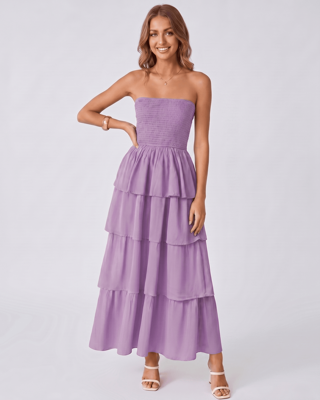 Vestido Solenne, diseño maxi sin tirantes, con volantes. Elegancia y fluidez para eventos especiales mujer.