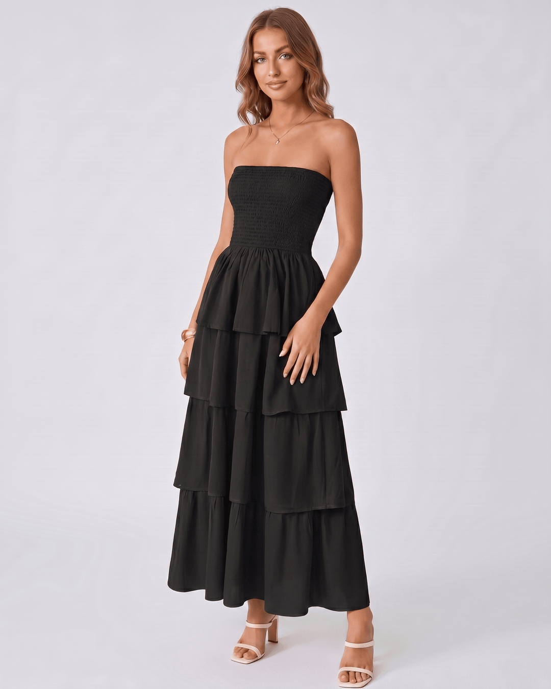 Vestido maxi Solenne fluido con volantes y estilo sin tirantes. Ideal para eventos especiales mujer.
